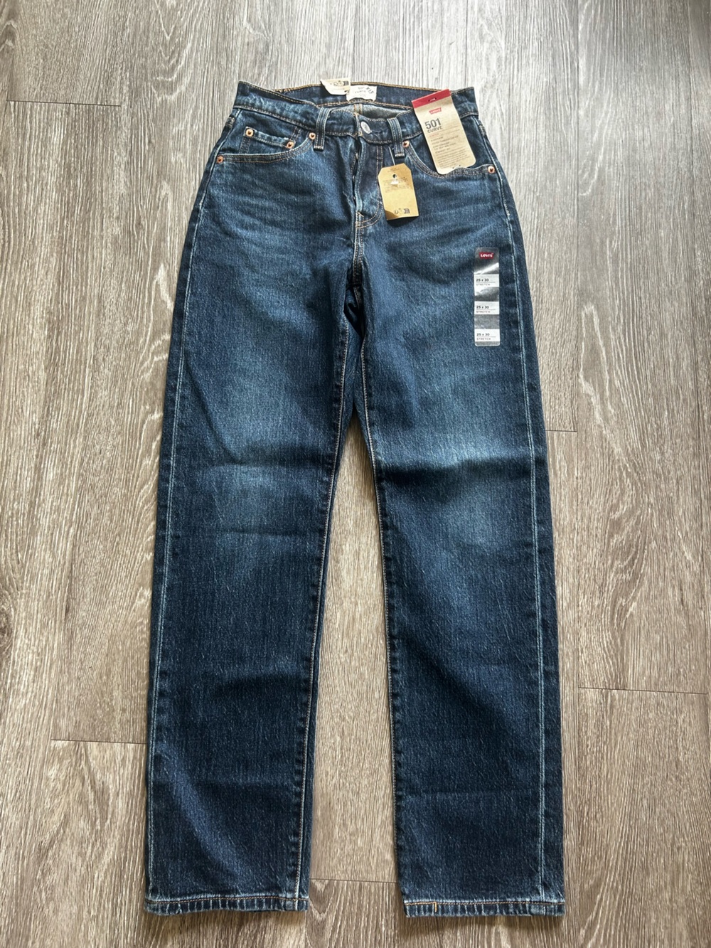 NWT Levi’s 501 curve straight leg jeans